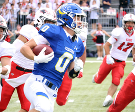 【アメフト】関学大が神戸大に逆転勝利！リンスコット・トバヤスが２ＴＤ「みんなが役割を徹底して遂行した結果」春季交流戦４戦全勝