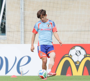 【Ｗ杯】左膝負傷の久保建英がボールを使った練習　復帰見据えテーピング施して実施　２９日ブラジルとの大一番に間に合うか