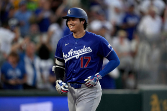 大谷翔平が初見参のサクラメントで１８号３ラン　米通算３００号まで「２」　ドジャース貯金２５　ロバーツ監督が通算９９９勝目