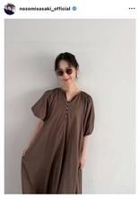 「何等身でしょうか」「お顔の小ささが」佐々木希の私服ショット…シンプルスタイルで際立つ美ぼう「かわいいの天才」「オシャレ」