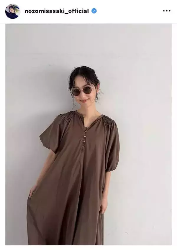 「何等身でしょうか」「お顔の小ささが」佐々木希の私服ショット…シンプルスタイルで際立つ美ぼう「かわいいの天才」「オシャレ」