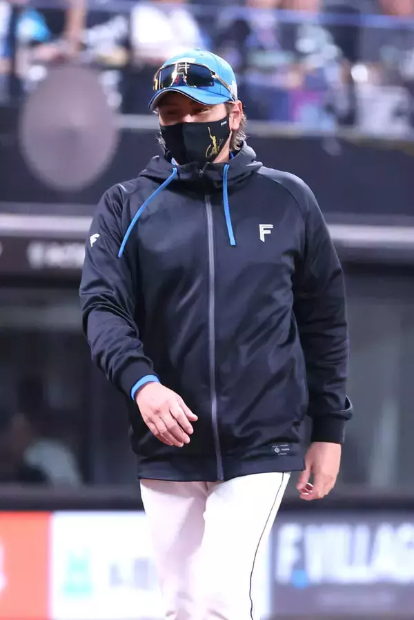 【日本ハム】７回に一挙５失点…田中、島本の方程式が大誤算、北山１０勝目スルリ、西武に連敗、首位・ソフトと９・５差