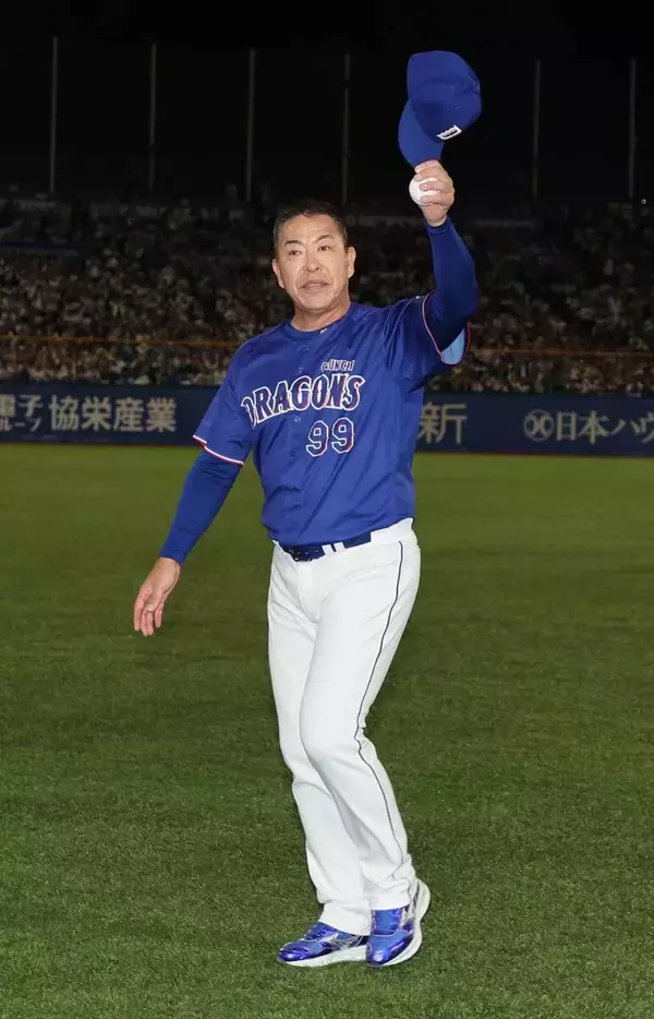 【中日】井上監督が涙「苦しかった」今季限りで辞任…ラストタクト「はなむけの勝利をくれって」と言葉詰まらせる