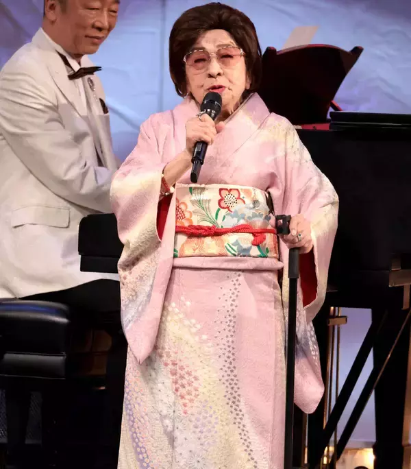 ９３歳のコロムビア・ローズ　長生きの秘けつを明かす「メンタルが一番大事だから悩まないでおめでたく生きること」