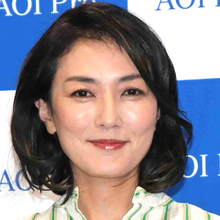 「まさかわたしのインスタに登場する日が来るとは！」２５年の仲という「同窓生」とサシ飲み　板谷由夏がほろ酔い密着２ショット