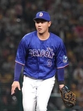 【中日】三塁手・高橋周平がバントで三塁線を破られる！？巨人・則本昂大にプロ１４年目で初安打を献上