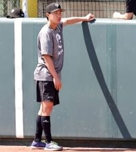 【巨人】山崎伊織がジャイアンツ球場でリハビリ　３日の２軍戦で緊急降板