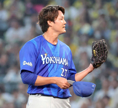 【ＤｅＮＡ】藤浪晋太郎が大山悠輔に死球　敵地騒然　今季初死球に帽子を取って頭を下げる　甲子園で古巣・阪神戦に初登板