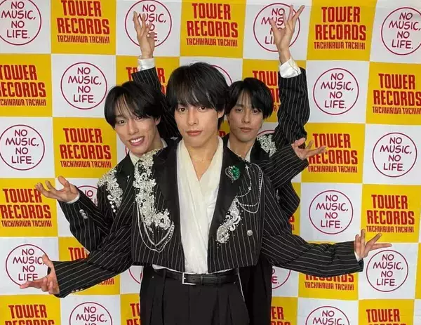 佐藤三兄弟「紅白で披露できたら」　アクロバット歌謡で話題の一卵性三つ子　３００人前にメジャーデビューイベント