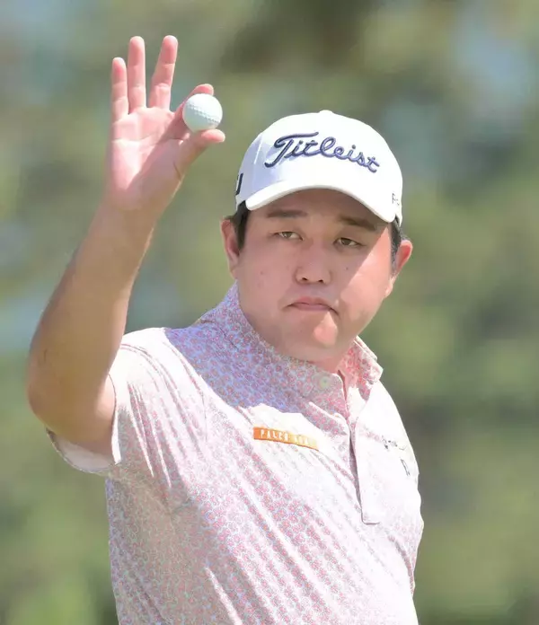 【男子ゴルフ】米沢蓮が９アンダー首位でホールアウト　ジャンボ尾崎さん追悼大会午前組が終了　午後１時前に雷雲接近のため中断