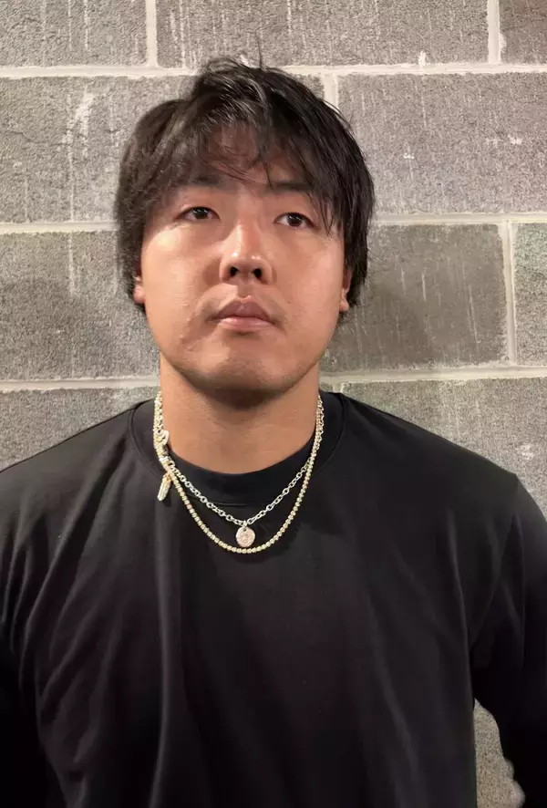 岡本和真が８戦連続安打　「食らいついていこうと」追加点呼ぶエンタイトル二塁打で１点差勝利貢献　満員の敵地ヤンキースタジアム黙らせた
