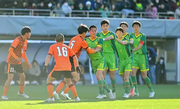 【高校サッカー】帝京長岡が土壇場で追いついてＰＫ戦勝ち　高川学園は涙の２回戦敗退