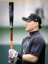 【巨人】丸佳浩が１９年目も練習の鬼…振って振って振っての合同自主トレ最終日