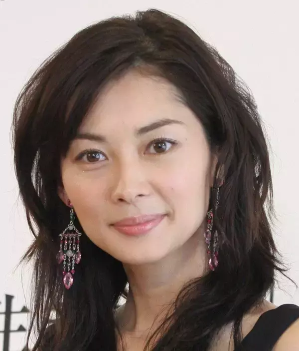 「久しぶりに見た」伊東美咲４８歳　最新姿にフォロワー驚がく「目元が」夫はパチンコ会社社長