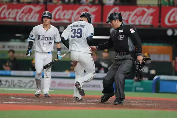 【西武】まさか？本当？スクイズ空振りも三塁走者・平沢が本盗　今季初の同一カード３連勝へ同点に追いつく