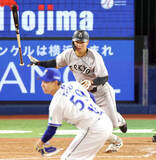 「【巨人】ドラフト４位・皆川岳飛がプロ初安打　１６日に１軍昇格　堅守功打の即戦力外野手」の画像1