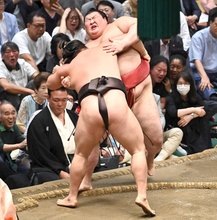 がけっぷち３敗目の熱海富士に八角理事長「意識するのはまだ早い」浅香山部長「まずは２ケタ」大関昇進を目指す場所