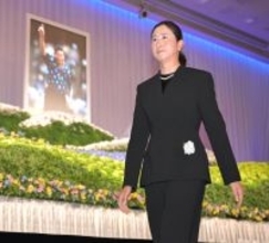 木戸愛「強い気持ちで頑張り、いい報告をしたい」　師匠ジャンボ尾崎さんお別れの会で復活Ｖ誓う