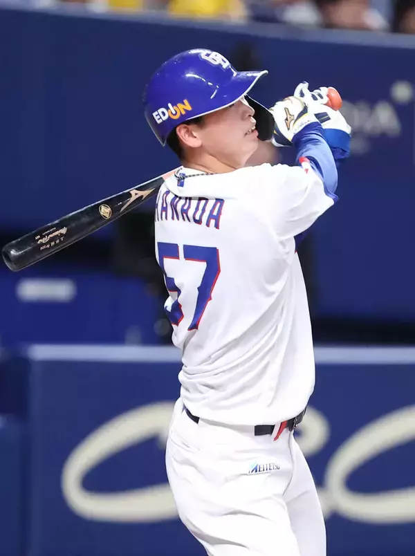 【中日】大阪桐蔭出身のロマン砲　ドラフト６位・花田旭が母が好きなドリカム「何度でも」の登場曲でプロ１号　
