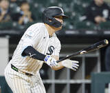 「村上宗隆がメジャー２０試合目で初のマルチ安打＆２打席連続安打　打率１割台と苦しむも「２番・一塁」で２打席連続安打」の画像1