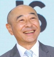 ５１歳でパパになった６５歳俳優「上が中２、下が小５」…妻は１４歳年下「もう今大変」奮闘の高橋克実