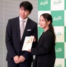 高梨沙羅がエイブル表彰式に出席　１０月に３０歳に「落ち着いた女性になりたい」