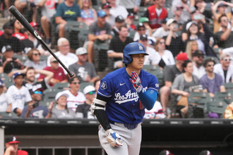 大谷翔平、左膝負傷から復帰戦でいきなり１４号先頭打者アーチ…出場３戦連発　鉄人ぶりに敵地騒然　メジャー通算３００号まで「６」