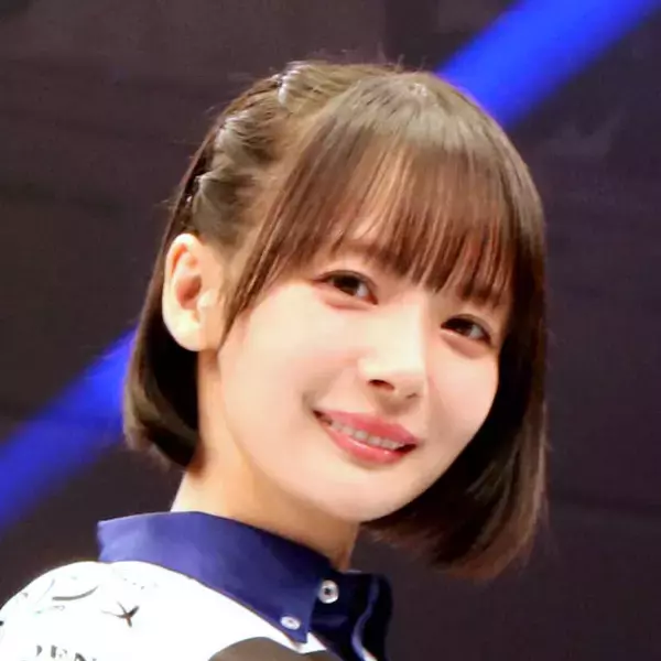 「絶景！」「とんでもない美しさ」“役満ボディー”岡田紗佳「久々やね」胸元あらわ「最高」「むちゃくちゃ綺麗」
