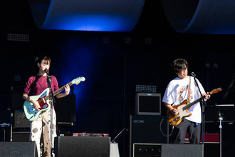 羊文学、くるりとの新曲を京都で披露　晴天ステージに歓喜「本当によかった」