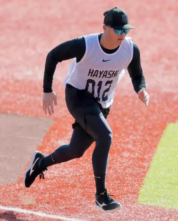 【巨人】育成２位・林燦「あまり力を入れずに、５割６割ぐらい」　初ブルぺンで３７球を投じる