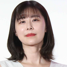 有村架純の姉・有村藍里、手編みのイヤマフ姿がキュート！「もふもふ」「綺麗で可愛い」「癒やされました」