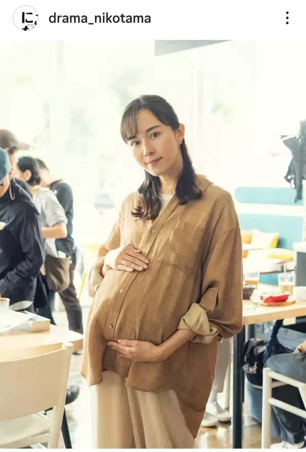 ３９歳・比嘉愛未　“ふっくらお腹”を披露「表情が素敵」「可愛すぎる」「幸せな感じ…」ドラマのオフショット公開