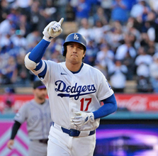 「村上岡本大谷、初のトリプルアーチ！」ＭＬＢで日本の大砲３人がそろってアーチにネット沸騰「こんな日は無いぞみんな！」「なんて日だ！」