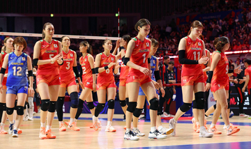 【バレー】日本は決勝Ｔ進出圏外８位に転落　トルコに１―３で敗戦　アクバシュ監督、１２日ポーランドと直接対決へ「リカバリーが最優先」