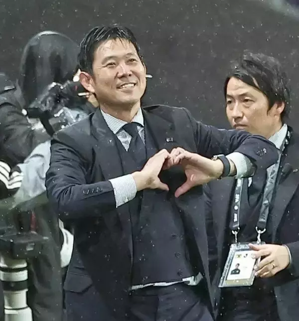 日本が試合終了間際に勝ち越し森保一監督が衝撃のポーズ　その理由は？