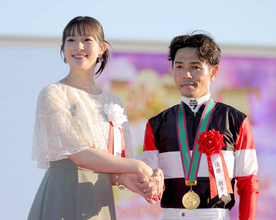 戸崎圭太騎手が秋華賞の勝因に言及「一瞬だけ『えっ』と思いました」レース直後に公式チャンネルで動画を即アップ