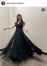 「美しい」土屋太鳳、黒のドレス衣装が「お姫様」みたい！「似合すぎて、、、素敵です！」とファン絶賛