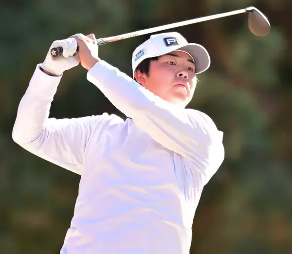 【ＪＴカップ】２日目がスタート…最終組、４４年ぶりレフティーＶ狙う細野勇策は１番はボギー　首位・宋永漢はパー