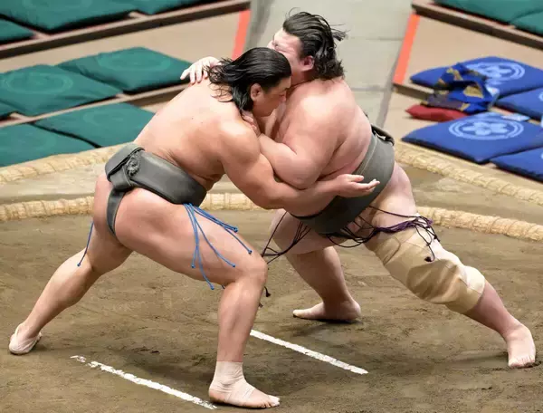 東海大柔道部出身・岡田、幕下最下位格付け出しの元学生横綱に完敗「技術では素人１年目。これから技術が追いつかないと先がない」