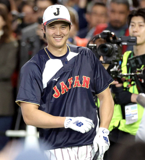 大谷翔平が韓国戦で２戦連発！同点ソロ！　ＷＢＣ日本人最多タイ通算３号…３回３失点の高校先輩・菊池雄星と熱い抱擁