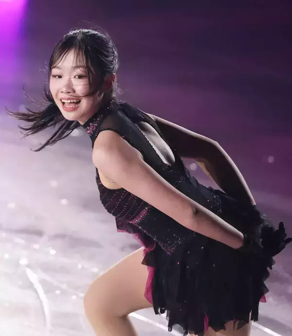 【フィギュア】中井亜美、話題の足パタパタは“封印”も軽やかに銅メダリストの舞…スターズ・オン・アイス