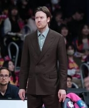 【バレー】東京GBカスパー監督「シンプルにいら立ちを感じる」平日９０２８人の大観衆の前でサントリーにストレート負け