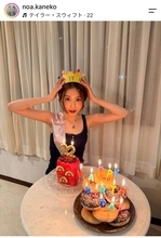 父は５１歳の有名俳優…美形娘が脇見せポーズ！親子ショットも「そっくり！」「イケメンお父様」と反響の金子のあ