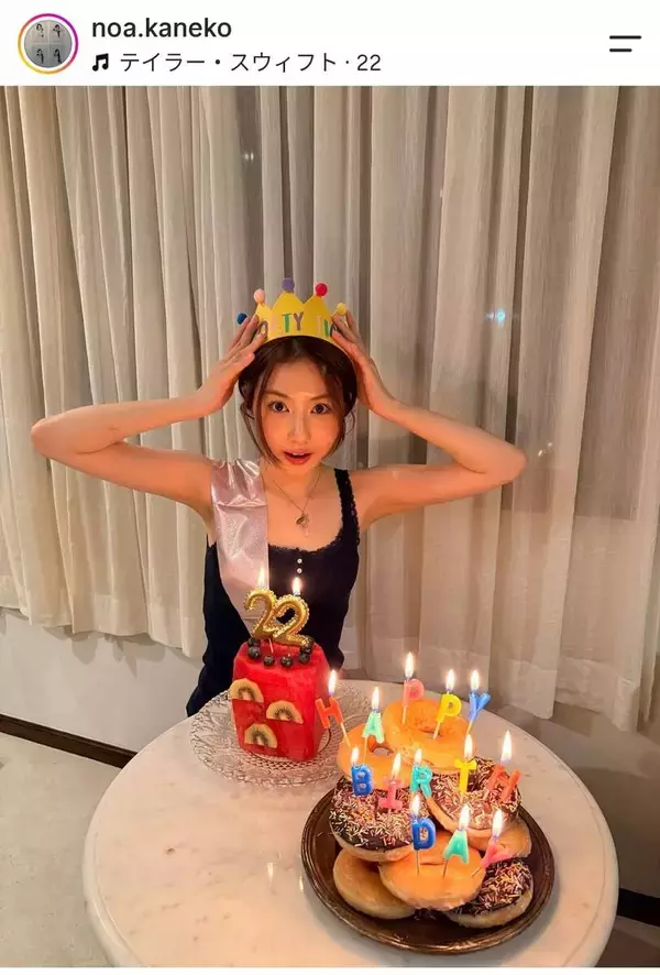 父は５１歳の有名俳優…美形娘が脇見せポーズ！親子ショットも「そっくり！」「イケメンお父様」と反響の金子のあ