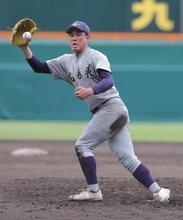 【甲子園】花巻東が３年ぶり８強　“三刀流”赤間史弥→萬谷堅心の完封リレー　適時打なくても４得点でセンバツ８強の英明退ける
