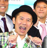 「５７歳オモロー山下　第１子男児が誕生「我が子が成人を迎えるころ、恐ろしいことに僕は…」妻は２２歳下」の画像1