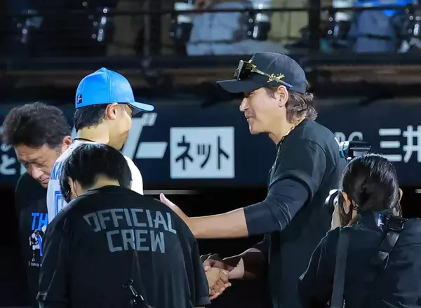 【日本ハム】新庄監督「卓くんのおかげで、最高のドラマチックな勝ち方」５点差逆転星で２位西武に０・５差…中島卓也引退試合