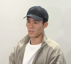 アヤックス加入の冨安健洋「１月から復帰できれば」、Ｗ杯へ「少しでも出場時間を伸ばしたい」