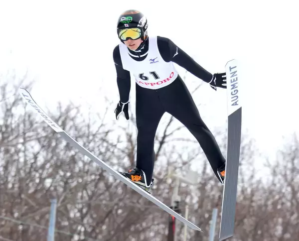 【ジャンプ】小林陵侑の兄・潤志郎がＶ　３８歳で迎える４年後五輪へ現役続行を明言「次は自分がそういうところに」　宮様大会ＮＨ