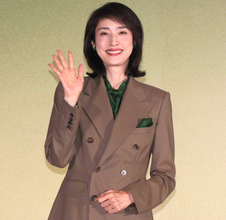 天海祐希　人生で大切にしていることは「出会えた人々と経験」会見で登場した“７３”の数字に反応…宝塚歌劇団７３期